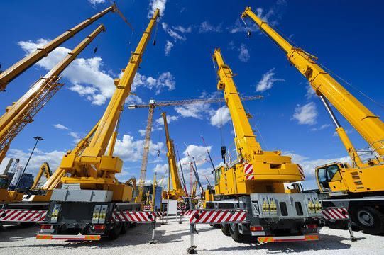 Understanding Mobile Cranes: Types, Features, and Key Benefits