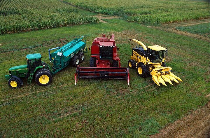 Modern Farming Equipment Guide: Harvesters, Uses, and Lifespan